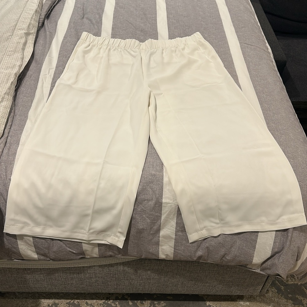 🆕with tags cropped white h&m pants